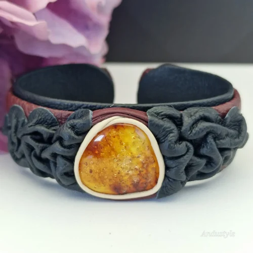 Bracelet Leather with Amber Burgundy ALT - Bracelet Leather with Amber Burgundy