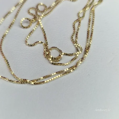 Neckles Cube (1) ALT - Neckles Cube (1)