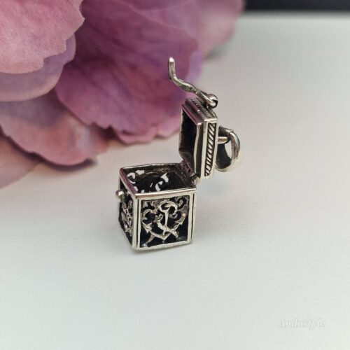 ALT - Pendant Secret Locket Box (1)