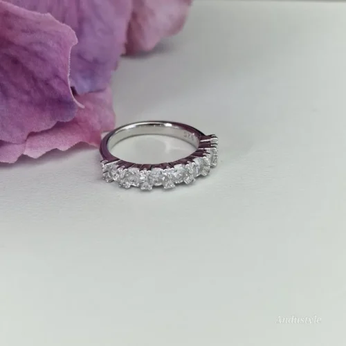 Ring with Cubic Zirconia ALT - Ring with Cubic Zirconia