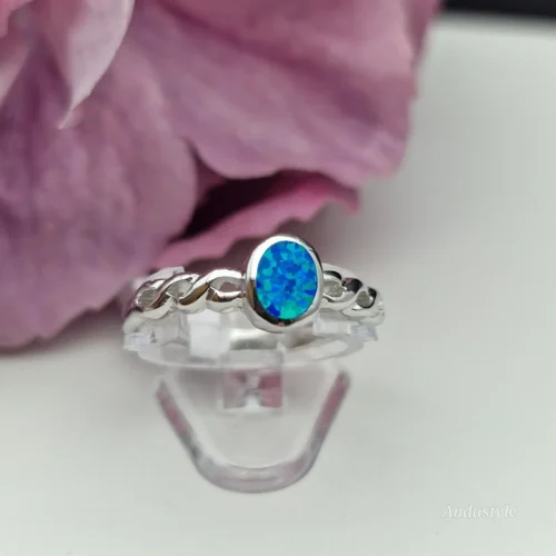 Ring with an Opal Pil ALT - Ring with an Opal Pil